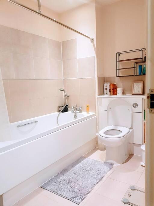 Central Spacious And Secure With A Double Bed Edgware Exterior photo